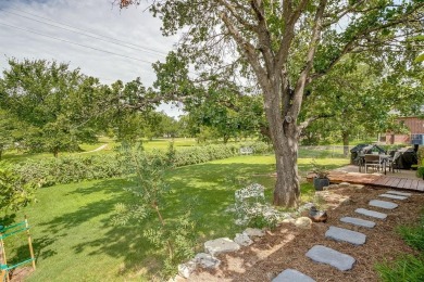 This is the BEST VALUE in Pecan Plantation! Updated 3-2-2 and on Pecan Plantation Country Club in Texas - for sale on GolfHomes.com, golf home, golf lot