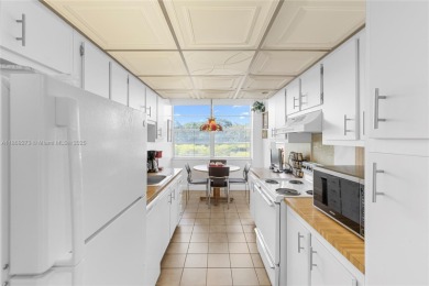 Well maintained corner unit  2  bedrooms, 2 bathrooms located in on Pembroke Lakes Golf Club in Florida - for sale on GolfHomes.com, golf home, golf lot