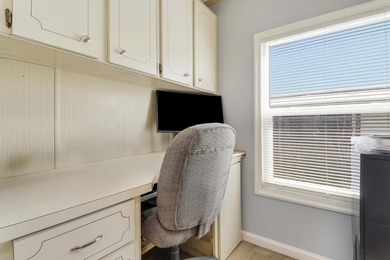 Oversized corner lot 2BR/2BA in the Cambridge section of on Heritage Ridge Golf Club in Florida - for sale on GolfHomes.com, golf home, golf lot