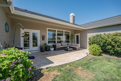 Immaculate home in the gated Poppy Village community of the on Eagle Point Golf Course in Oregon - for sale on GolfHomes.com, golf home, golf lot