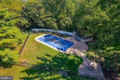 Have you been dreaming of a home with a large, heated pool? Look on Beckett Country Club in New Jersey - for sale on GolfHomes.com, golf home, golf lot