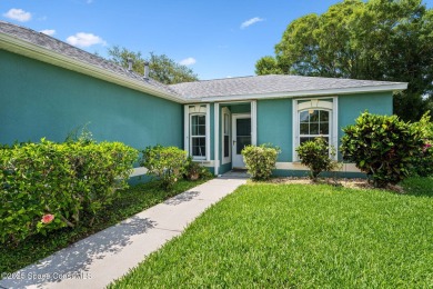 **One-Owner Concrete Block Home in Prime Melbourne Location!** on Mallards Landing Golf Course in Florida - for sale on GolfHomes.com, golf home, golf lot