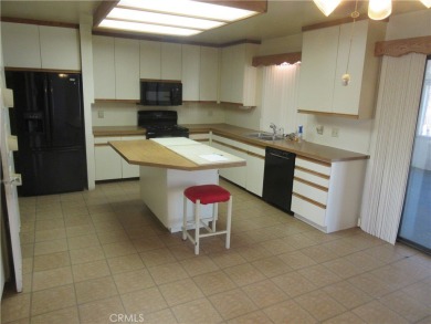 Good Location - Large 3 Bedroom, 2 Bath, 1302 Sq Ft and a Large on Palm Desert Country Club in California - for sale on GolfHomes.com, golf home, golf lot