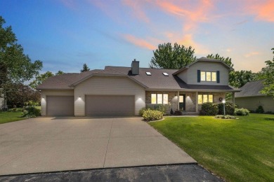 This stunning 4-bedroom, 2-story home is perfectly located just on High Cliff Golf Course in Wisconsin - for sale on GolfHomes.com, golf home, golf lot