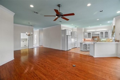 WELL MAINTAINED GOLF COURSE HOME near clubhouse in Pecan on Pecan Plantation Country Club in Texas - for sale on GolfHomes.com, golf home, golf lot