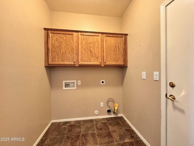 *Wonderfully Priced, Well Maintained Home in Oakwood * Wide on Oakwood Golf Club  in Arizona - for sale on GolfHomes.com, golf home, golf lot