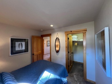 Beautifully located chalet on the RIdge Course in Eagle Crest on Eagle Crest Golf Resort - Resort Course in Oregon - for sale on GolfHomes.com, golf home, golf lot