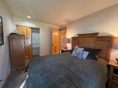 Beautifully located chalet on the RIdge Course in Eagle Crest on Eagle Crest Golf Resort - Resort Course in Oregon - for sale on GolfHomes.com, golf home, golf lot