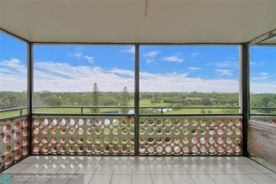 Fully renovated and updated 2 Bed, 2 Bath condo on the 8th floor on Inverrary Country Club in Florida - for sale on GolfHomes.com, golf home, golf lot
