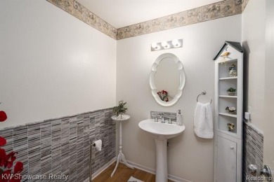 THIS IS THE ONE THAT YOU HAVE BEEN WAITING FOR!!  Gorgeous Home on Beacon Hill Golf Club in Michigan - for sale on GolfHomes.com, golf home, golf lot