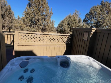 Beautifully located chalet on the RIdge Course in Eagle Crest on Eagle Crest Golf Resort - Resort Course in Oregon - for sale on GolfHomes.com, golf home, golf lot