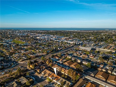 Excellent duplex opportunity in the desirable Westside Costa on Santa Ana Country Club in California - for sale on GolfHomes.com, golf home, golf lot