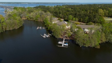 Waterfront on Lake Marion; a spacious, single level, 2BR/2BA on Santee-Cooper Country Club in South Carolina - for sale on GolfHomes.com, golf home, golf lot