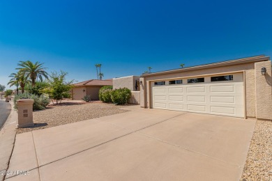 Well maintained 2 Bedroom plus Office/Craft Room - 2 Bath home on Cottonwood Country Club in Arizona - for sale on GolfHomes.com, golf home, golf lot