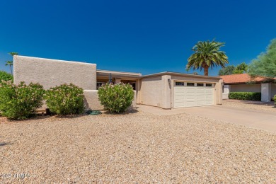 Well maintained 2 Bedroom plus Office/Craft Room - 2 Bath home on Cottonwood Country Club in Arizona - for sale on GolfHomes.com, golf home, golf lot