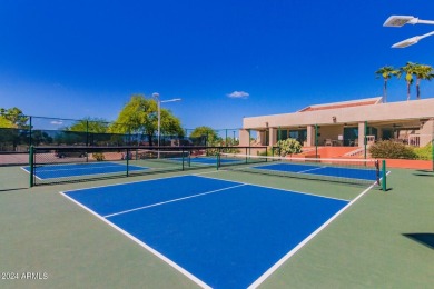 Well maintained 2 Bedroom plus Office/Craft Room - 2 Bath home on Cottonwood Country Club in Arizona - for sale on GolfHomes.com, golf home, golf lot