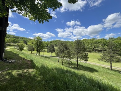Come visit this gorgeous fully furnished, 2 bed, 2 bath on Ledgestone Country Club and Golf Course in Missouri - for sale on GolfHomes.com, golf home, golf lot