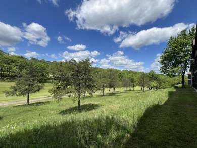 Come visit this gorgeous fully furnished, 2 bed, 2 bath on Ledgestone Country Club and Golf Course in Missouri - for sale on GolfHomes.com, golf home, golf lot