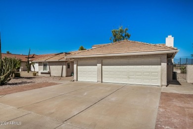 Ahwatukee retirement almost 2300 square foot, 4 bedroom, 2 bath on The Lakes at Ahwatukee in Arizona - for sale on GolfHomes.com, golf home, golf lot