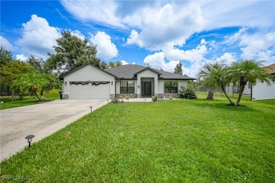 Nestled on an oversized corner lot, and features NEW ROOF 2022 on Bobcat Trail Golf Club in Florida - for sale on GolfHomes.com, golf home, golf lot