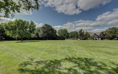 Welcome to this beautifully maintained Avon model in the highly on Maple Meadows Golf Club in Illinois - for sale on GolfHomes.com, golf home, golf lot