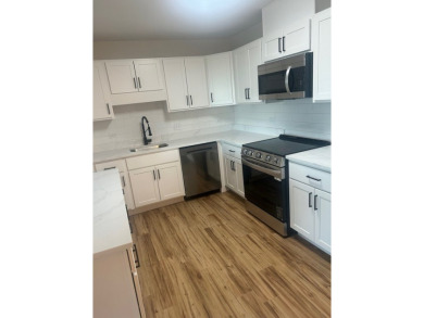Another beauty in the park....... Brand new 3 BED 2.1 Bath Condo on River Oaks Golf Course in Illinois - for sale on GolfHomes.com, golf home, golf lot