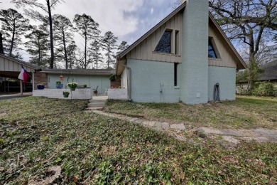 Stunningly remodeled Hideaway gem--now better than ever! on Hide-A-Way Lake Golf Course in Texas - for sale on GolfHomes.com, golf home, golf lot