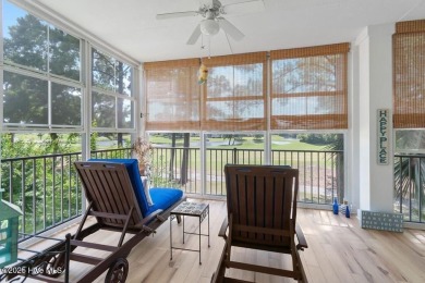 This 3 BR, 2.5 bathroom Osprey Ridge end unit condo in the on Sea Trail Golf Resort in North Carolina - for sale on GolfHomes.com, golf home, golf lot