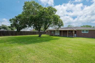 Welcome to 502 Fairfield Drive, nestled in the heart of Corpus on Oso Beach Municipal Golf Course in Texas - for sale on GolfHomes.com, golf home, golf lot