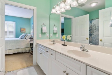 This 3 BR, 2.5 bathroom Osprey Ridge end unit condo in the on Sea Trail Golf Resort in North Carolina - for sale on GolfHomes.com, golf home, golf lot