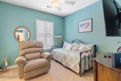This 3 BR, 2.5 bathroom Osprey Ridge end unit condo in the on Sea Trail Golf Resort in North Carolina - for sale on GolfHomes.com, golf home, golf lot