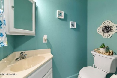 This 3 BR, 2.5 bathroom Osprey Ridge end unit condo in the on Sea Trail Golf Resort in North Carolina - for sale on GolfHomes.com, golf home, golf lot