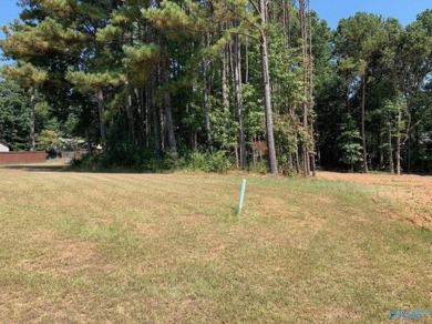 Large partially wooded lot in beautiful establised neighboorhood on Twin Lakes Golf Course in Alabama - for sale on GolfHomes.com, golf home, golf lot