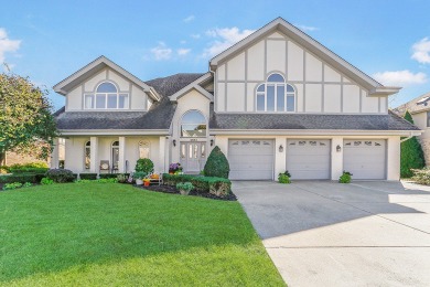 Situated on a remarkable lot that offers tons of privacy and a on Old Oak Country Club in Illinois - for sale on GolfHomes.com, golf home, golf lot