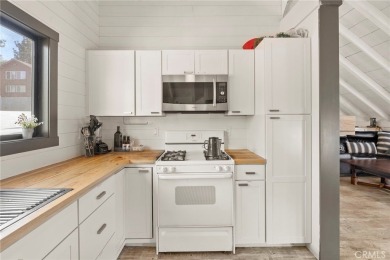 BEAUTIFUL UPGRADED BIG BEAR CABIN, OFFERING 3 BEDROOMS 2 BATHS on Big Bear Mountain Ski and Golf Resort in California - for sale on GolfHomes.com, golf home, golf lot