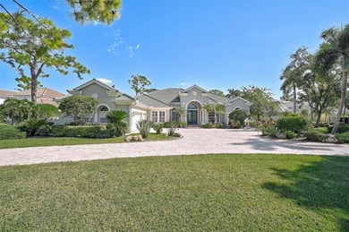 **ELEGANT UPDATED RESIDENCE IN THE OAKS | MODERN COMFORT ON A on The Oaks Club in Florida - for sale on GolfHomes.com, golf home, golf lot