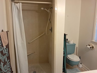 LARGE, SINGLE LEVEL HOME, SMALL PRICE!! This almost 2000 sq. ft on Cherokee Village North Course in Arkansas - for sale on GolfHomes.com, golf home, golf lot