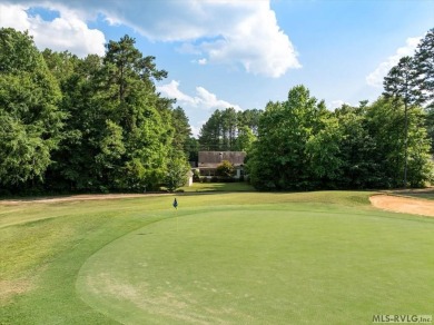 Charming home & great location in poplar Tanglewood subdivision on Tanglewood Shores Golf and Country Club in Virginia - for sale on GolfHomes.com, golf home, golf lot