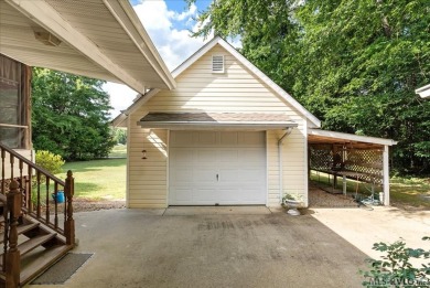 Charming home & great location in poplar Tanglewood subdivision on Tanglewood Shores Golf and Country Club in Virginia - for sale on GolfHomes.com, golf home, golf lot