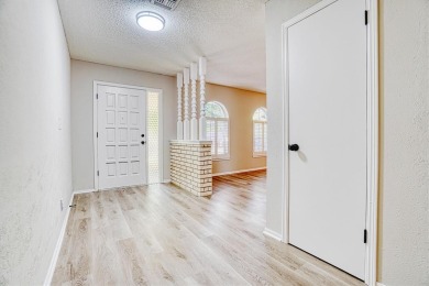 Stunning home with lots of space!  This 3 bedroom home has 2 on Duncan Golf and Country Club in Oklahoma - for sale on GolfHomes.com, golf home, golf lot