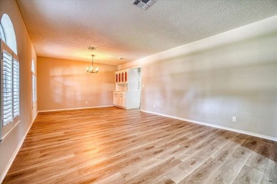 Stunning home with lots of space!  This 3 bedroom home has 2 on Duncan Golf and Country Club in Oklahoma - for sale on GolfHomes.com, golf home, golf lot