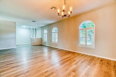 Stunning home with lots of space!  This 3 bedroom home has 2 on Duncan Golf and Country Club in Oklahoma - for sale on GolfHomes.com, golf home, golf lot