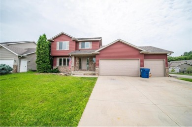 Welcome home to this very spacious 4 bed, 4 bath, 2 story on Northern Hills Golf Course in Minnesota - for sale on GolfHomes.com, golf home, golf lot