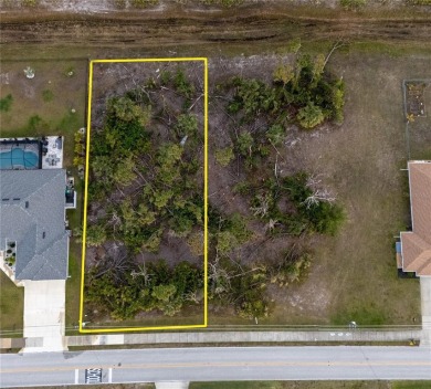 Build your dream home in this neighborhood of lovely homes on Pinemoor West Golf Club in Florida - for sale on GolfHomes.com, golf home, golf lot