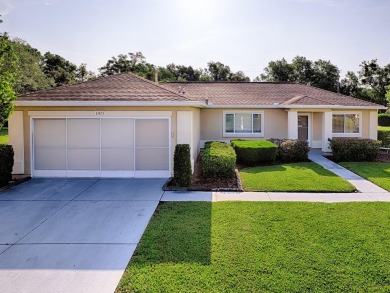 One or more photo(s) has been virtually staged. SELLER SAYS SELL on Eagle Ridge At Spruce Creek Country Club in Florida - for sale on GolfHomes.com, golf home, golf lot