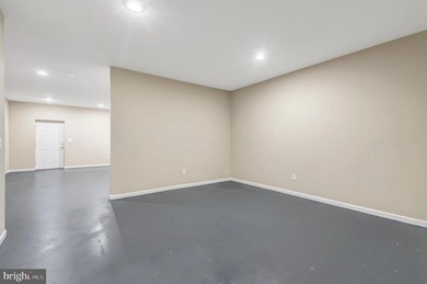 *Heritage Hunt 55+* Fabulous 3 level 'Marjoram' model situated on Heritage Hunt Golf and Country Club in Virginia - for sale on GolfHomes.com, golf home, golf lot