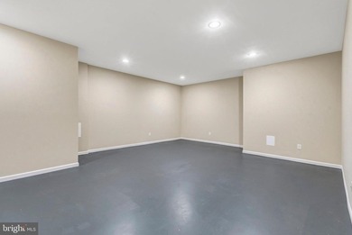 *Heritage Hunt 55+* Fabulous 3 level 'Marjoram' model situated on Heritage Hunt Golf and Country Club in Virginia - for sale on GolfHomes.com, golf home, golf lot