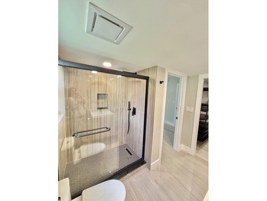 Impeccable 3BR/2BA corner unit in Palm-Aire! Completely on Palm-Aire Country Club and Resort - Palms in Florida - for sale on GolfHomes.com, golf home, golf lot