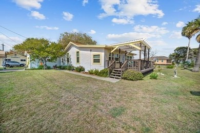 Welcome to your slice of coastal paradise! This charming on Rockport Country Club in Texas - for sale on GolfHomes.com, golf home, golf lot