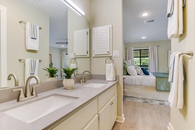 LOCATION, LOCATION, LOCATION! This amazing townhome in Horseshoe on Apple Rock Golf Course - Horseshoe Bay in Texas - for sale on GolfHomes.com, golf home, golf lot